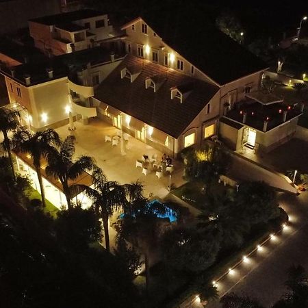Hotel Villa Ruggiero Brusciano Buitenkant foto