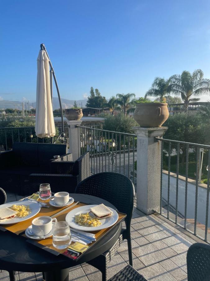 Hotel Villa Ruggiero Brusciano Buitenkant foto